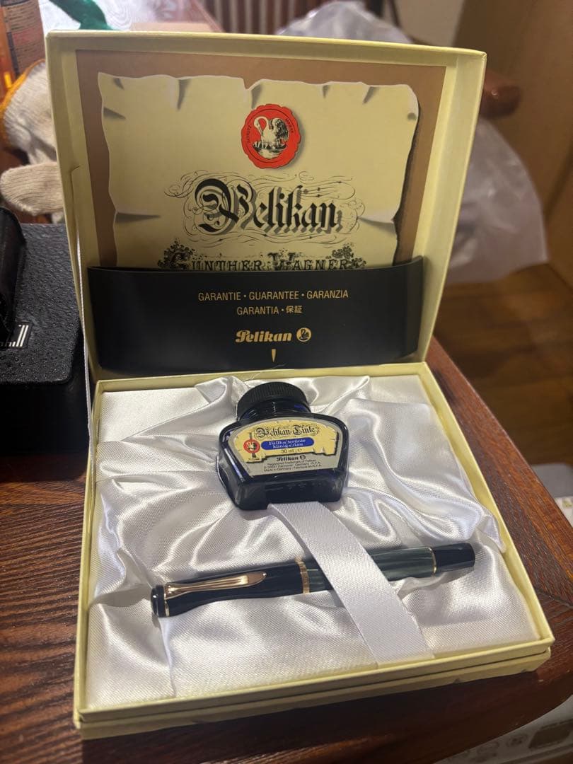 d*2様 Pelikan 万年筆セット インク瓶付きGV300