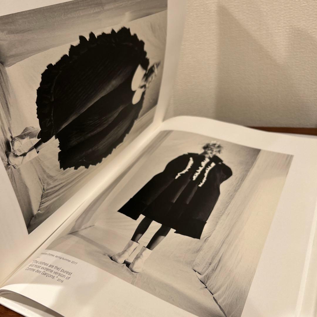 REIKAWAKUBOCOMMEdesGARÇONSアートブックコムデMET美術