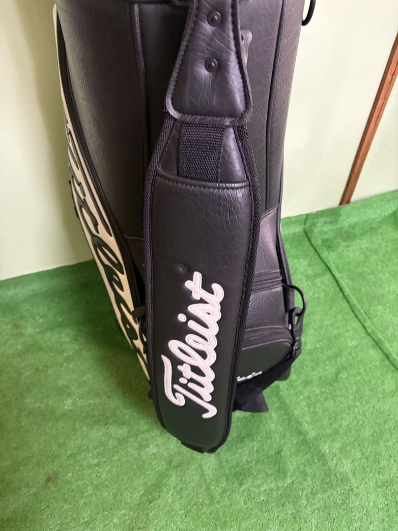 日本未発売　タイトリスト　スタッフバッグ　9.5