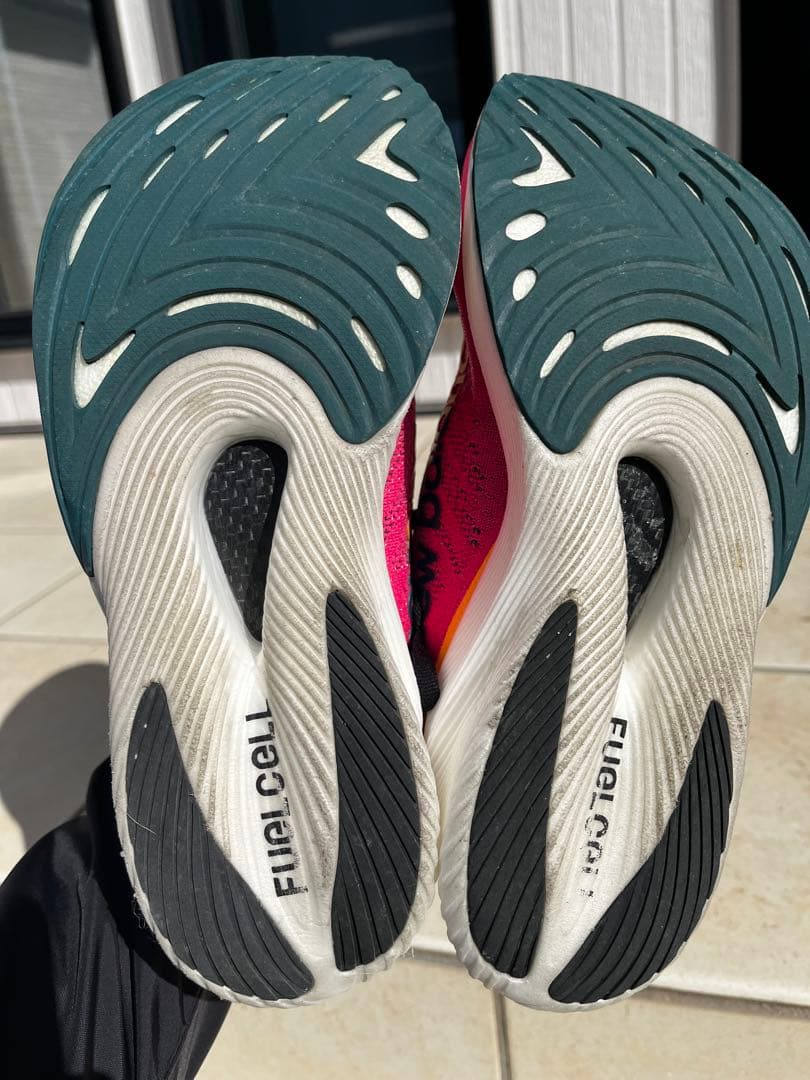 New Balance FuelCell RC Elite 25.5cm ピンク