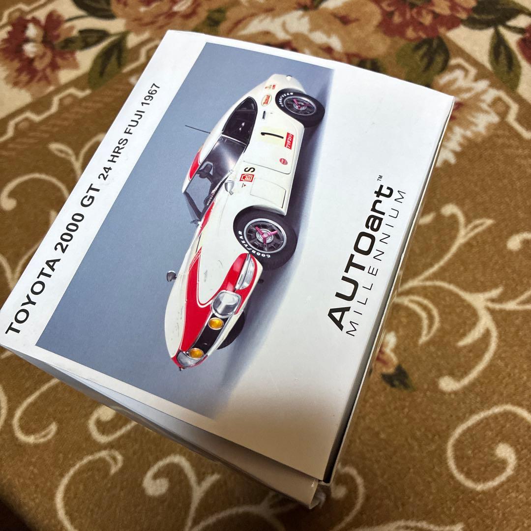 オートアート　TOYOTA 2000 GT 1:18