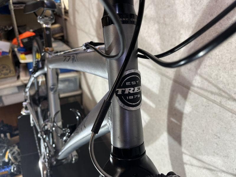 TREK FX7.7 SHIMANO 105 トレック　ポンプ付き