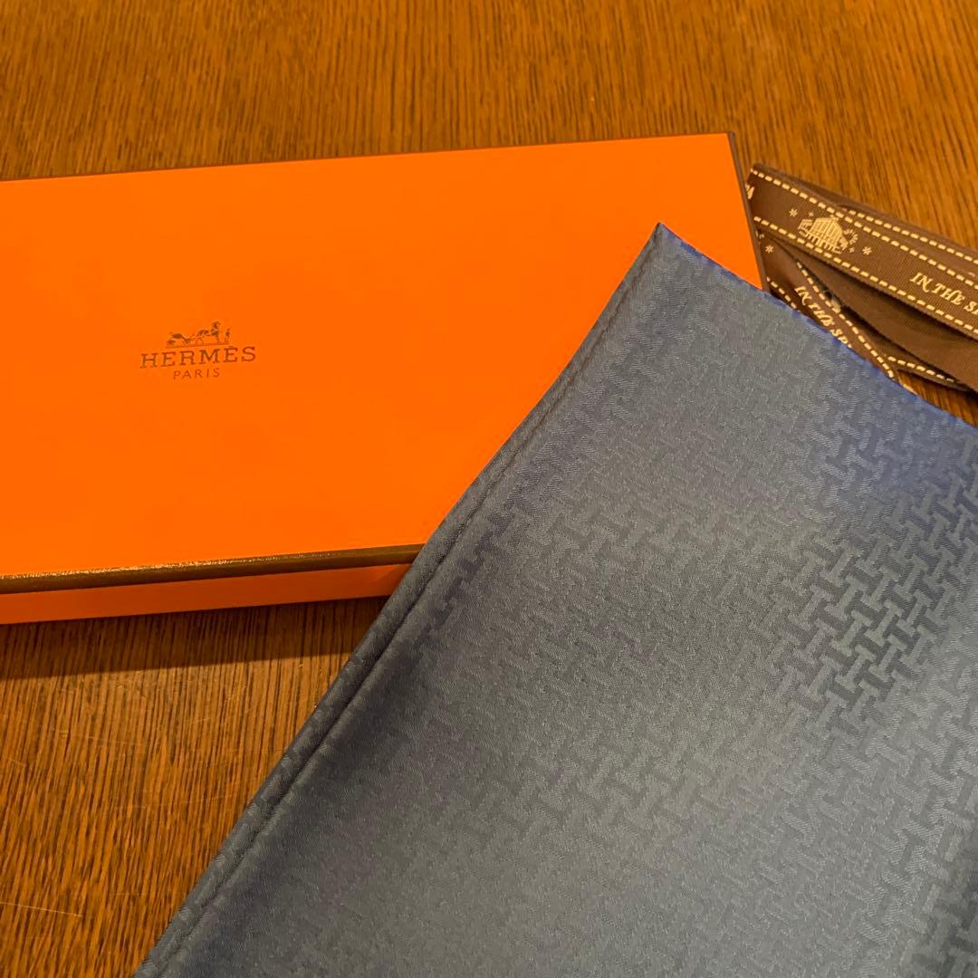 HERMES シルクポケットチーフ青 未使用