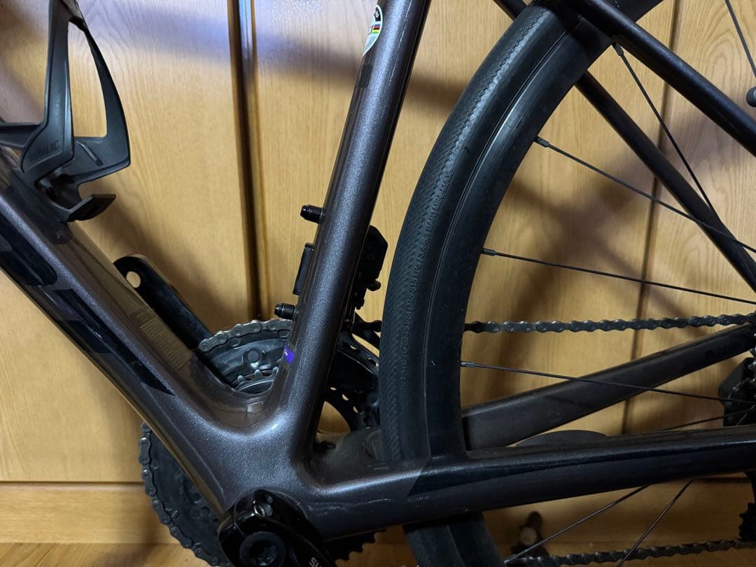 GIANT DEFY ADVANCED 1 2023 年　12速　105Di2