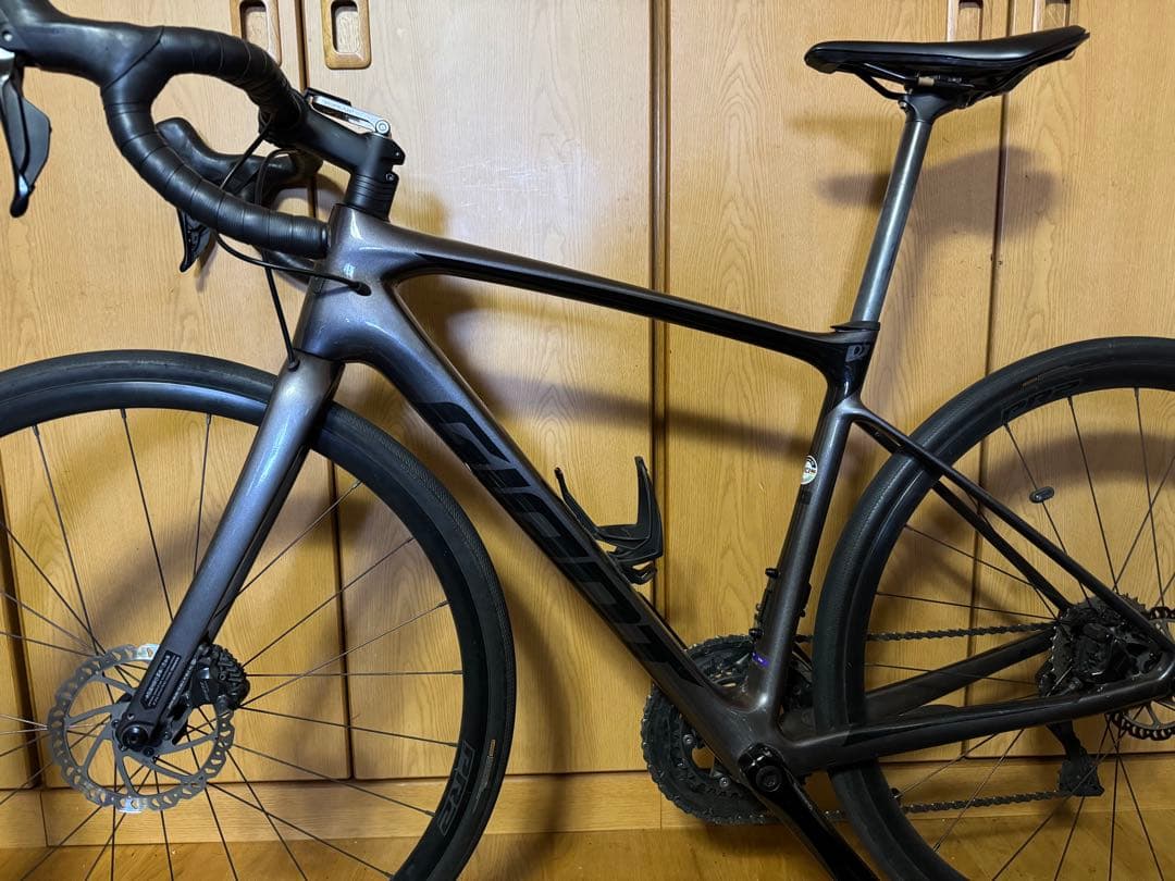 GIANT DEFY ADVANCED 1 2023 年　12速　105Di2