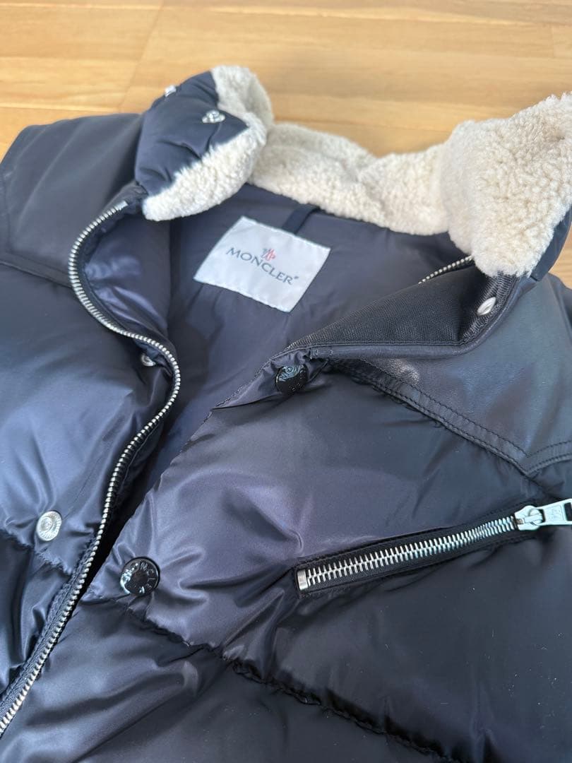 モンクレール MONCLER AVORD ダウンベスト　1