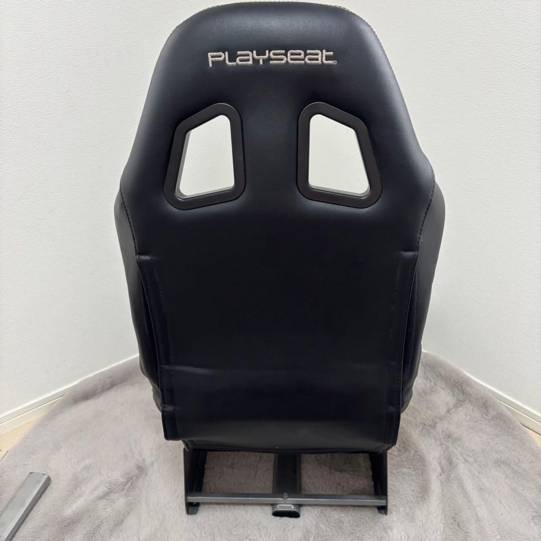 Playseat® Evolution Black レーシングコックピット