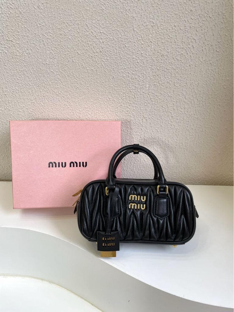 Miu Miu マトラッセ ボストンバッグ 2way ハンドバッグ