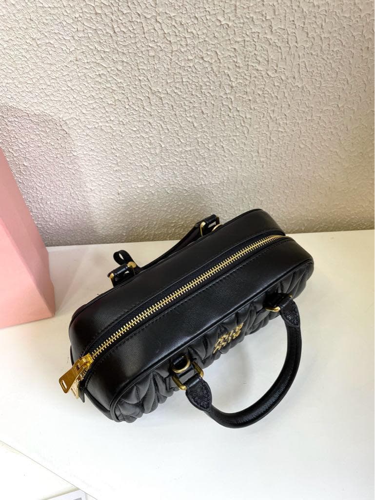 Miu Miu マトラッセ ボストンバッグ 2way ハンドバッグ