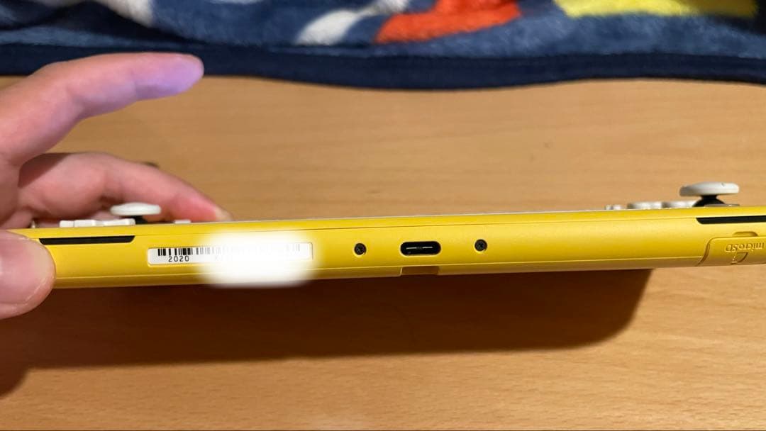 【中古】Nintendo Switch Lite 本体 イエロー　充電器なし