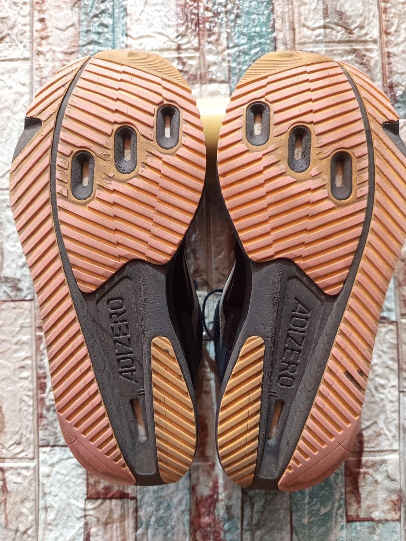 送料還元のため値下げ中！3足セット adidas SL2 adizero