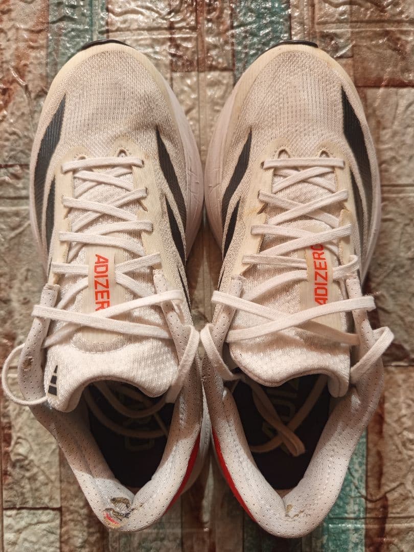 送料還元のため値下げ中！3足セット adidas SL2 adizero