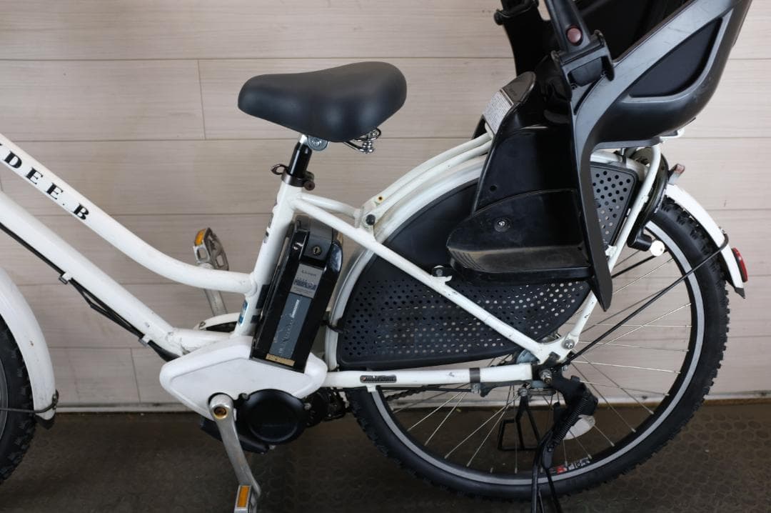 ブリヂストン製　HYDEE.B　26インチ　3段　8.9Ah充電器あり