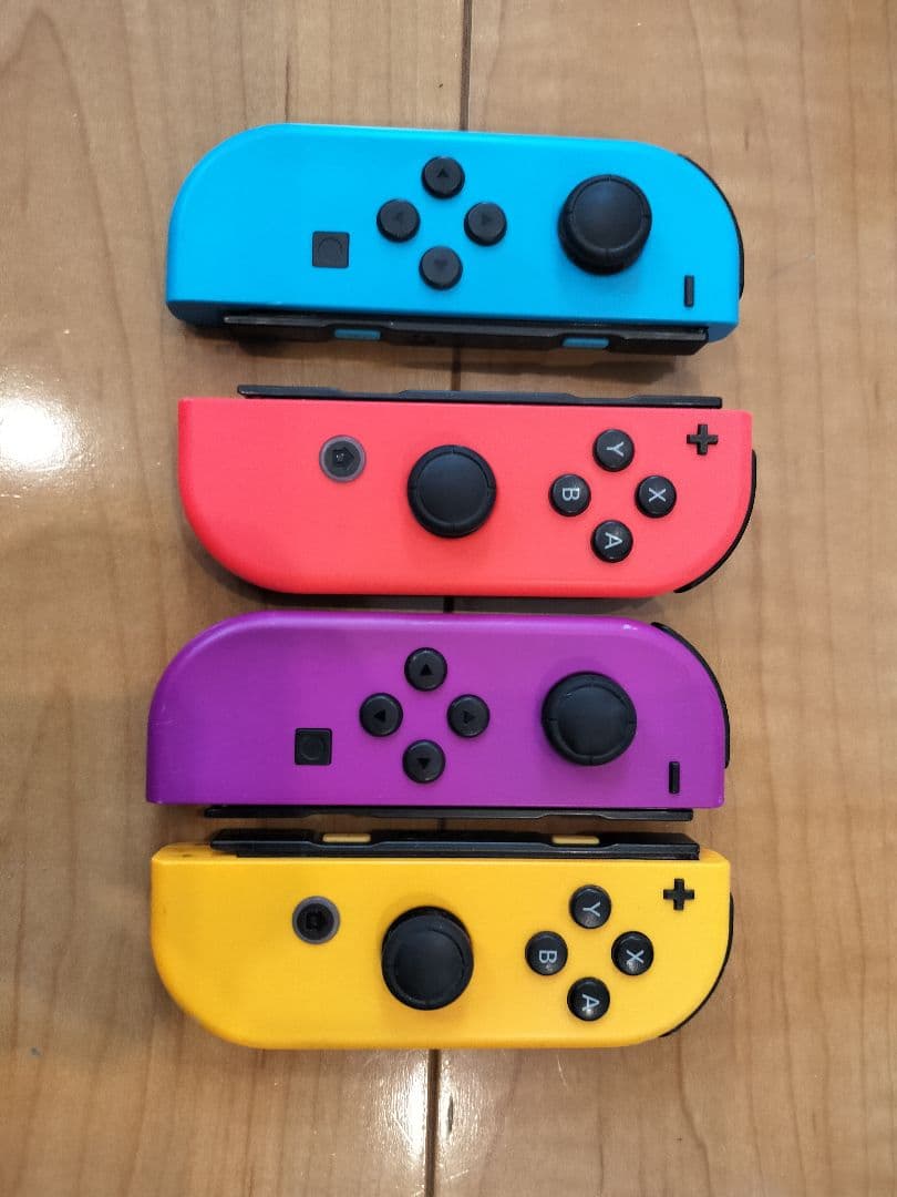Switch本体 ジョイコン4色 ジョイパッド 充電ドック ガラスコート付き