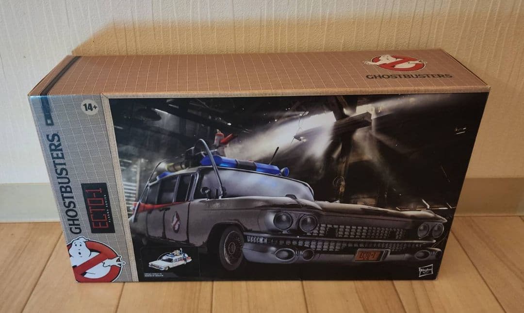 Hasbro ハズブロ 1/18 ゴーストバスターズ　ECTO-1 ミニカー