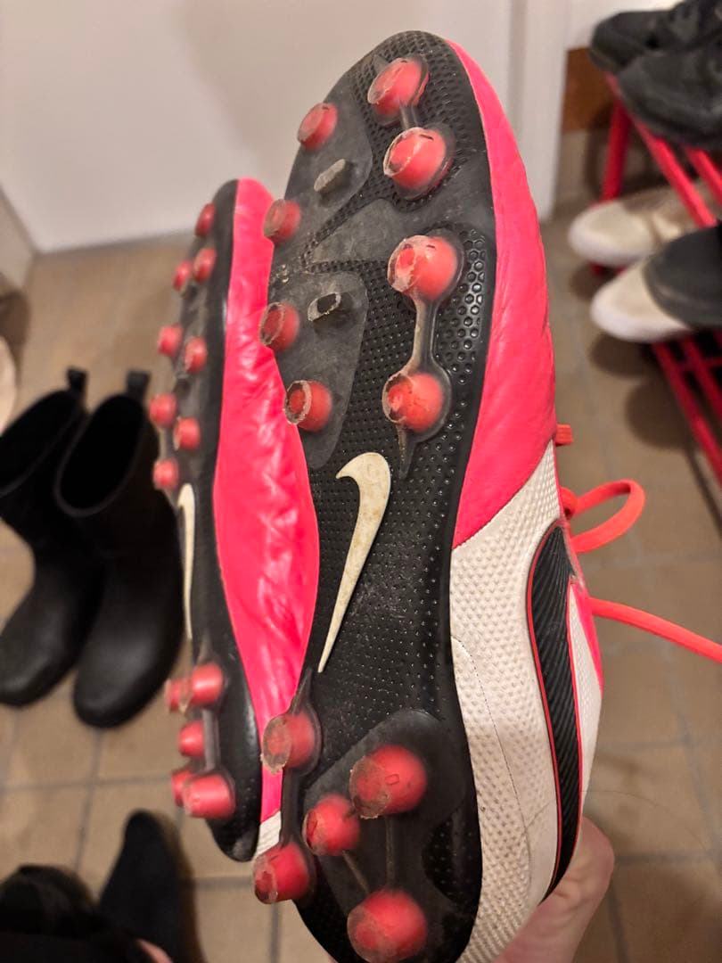 Nike ピンク スパイクシューズ
