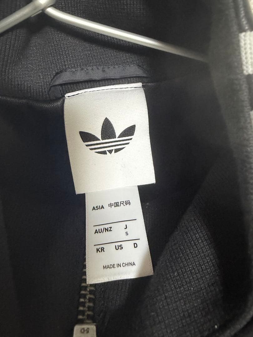adidas 黒 ストライプジャケット S