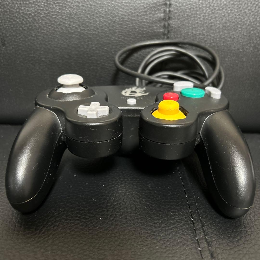 ニンテンドー　ゲームキューブコントローラー　スマブラブラック