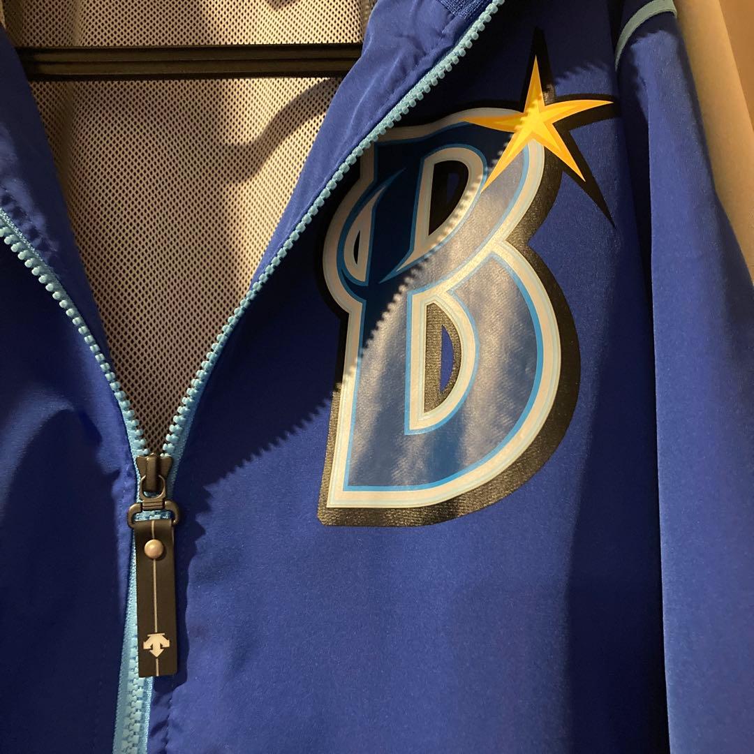 値下げデサント　横浜DeNA ベイスターズ青 ジップアップジャケット　日本一
