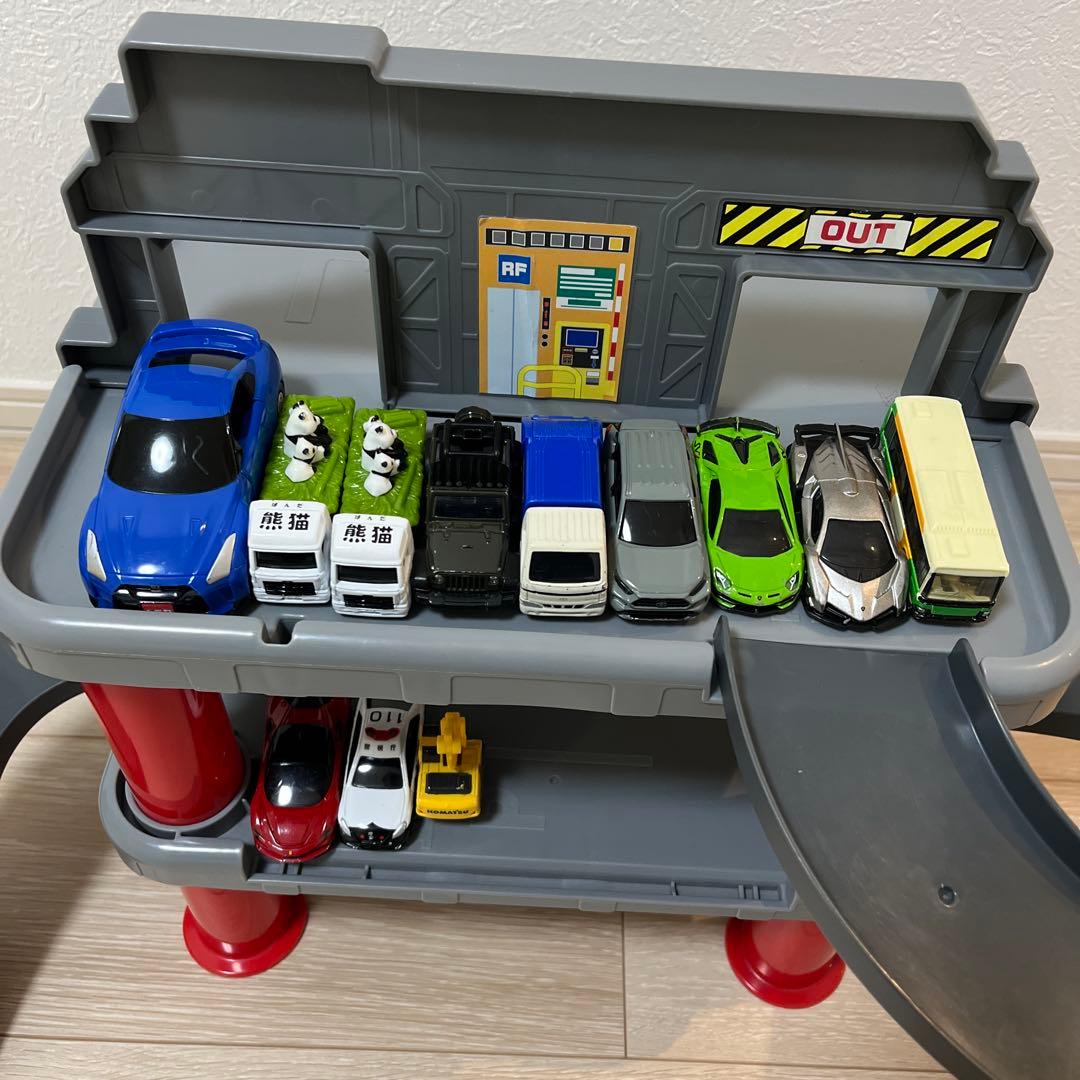 2WAYでなが～くあそべる はじめてトミカ ちゅうしゃじょうセット　車なし