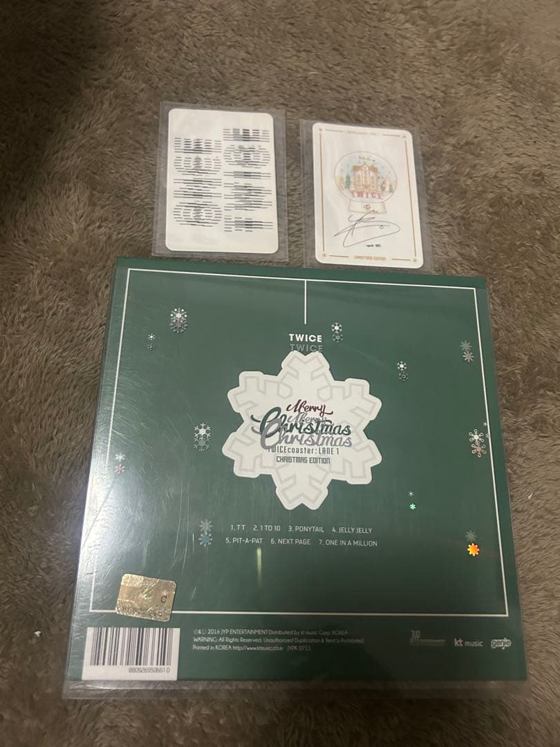 最終値下げ！！廃盤　TWICEクリスマスエディション　ツウィトレカ付き