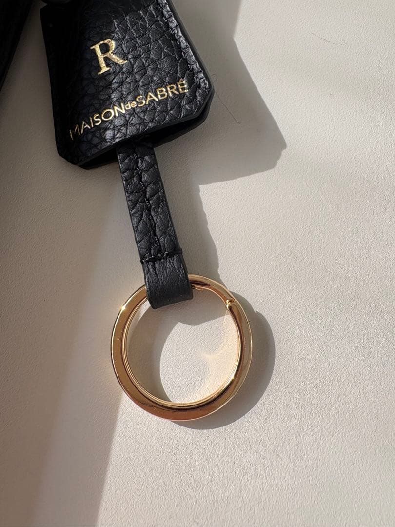 MAISON de SABRÉ 携帯ブラックショルダーバッグ