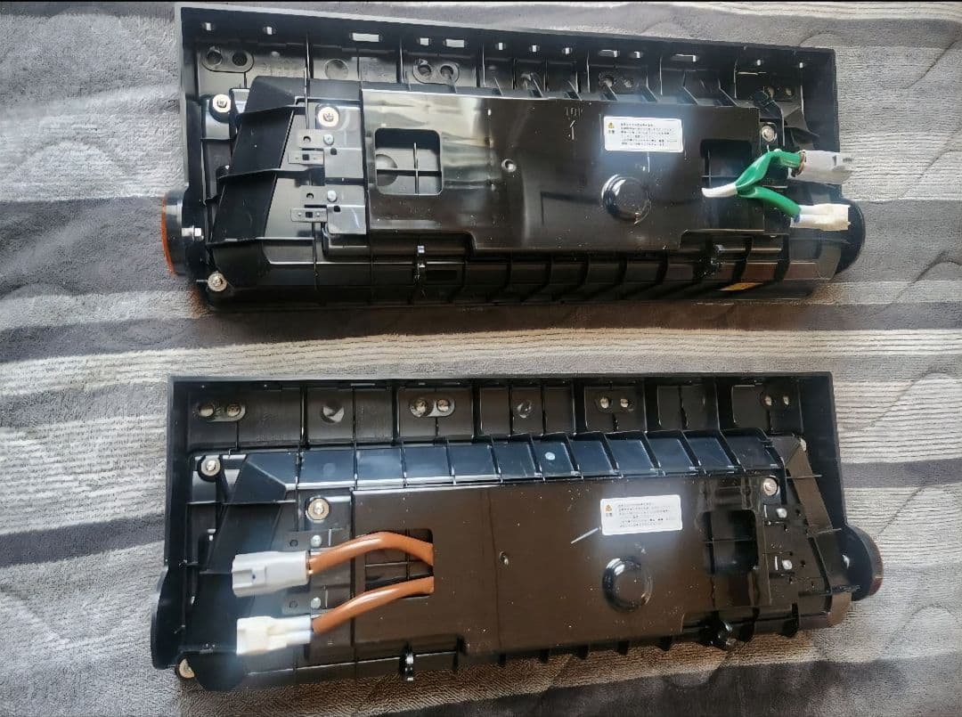 新品 テールランプ3連レッドシーケンシャル LEDRCL-24RS/24LS