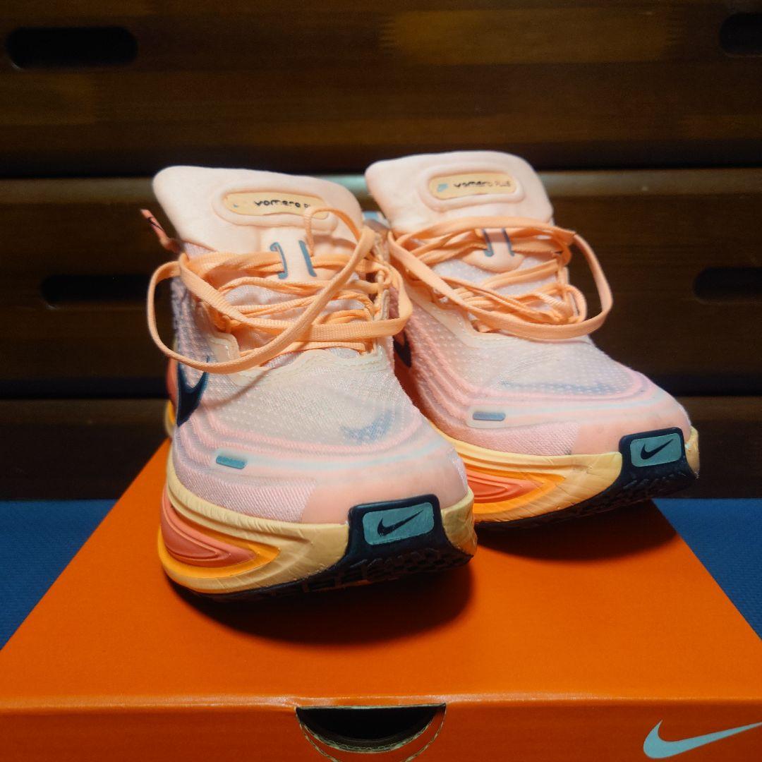 NIKE　ボメロプラス