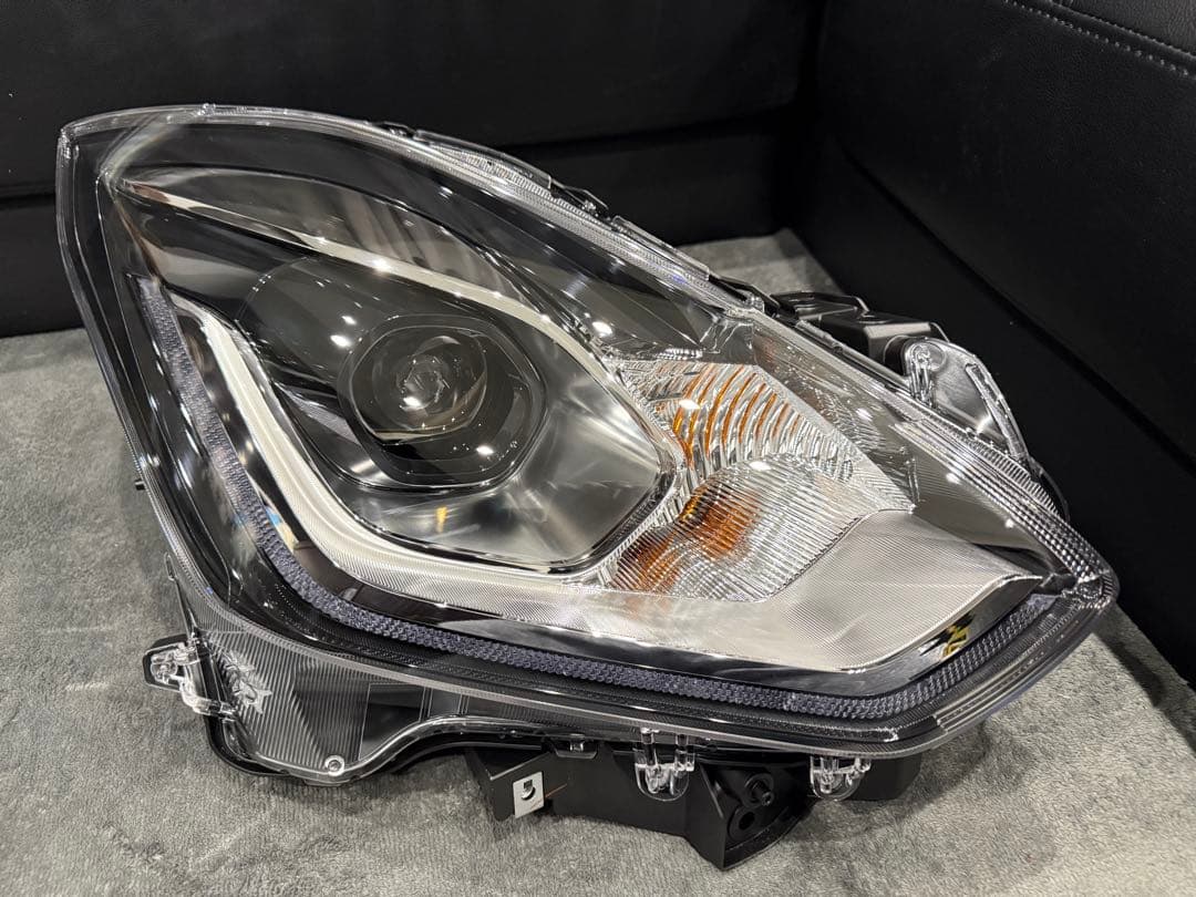 スイフト・スイフトスポーツ　LEDヘッドランプユニット