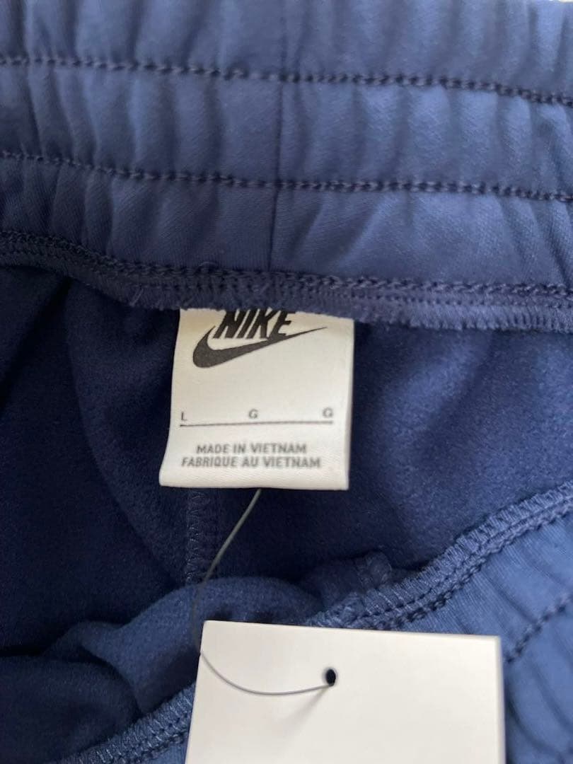 ☆NIKE スポーツウェア　ジャージ　上下セット　　子供　160