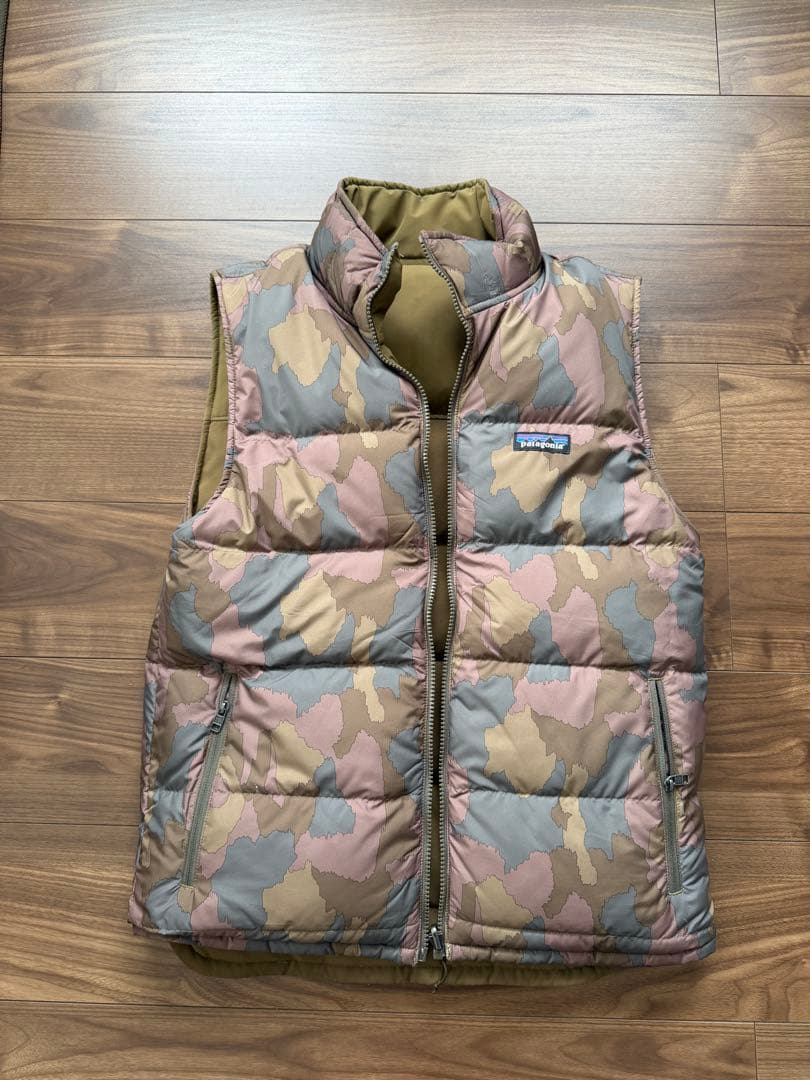 Patagonia リバーシブルダウンベスト ブラウン カモフラージュ