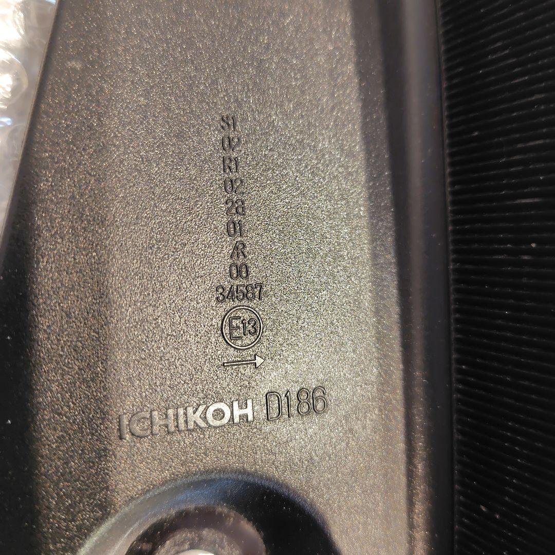 HONDA　NBOX Custom　右テールランプ