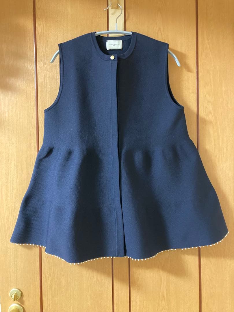 UNITED ARROWS ペプラム ニットベスト ‐ウォッシャブル‐ ネイビー