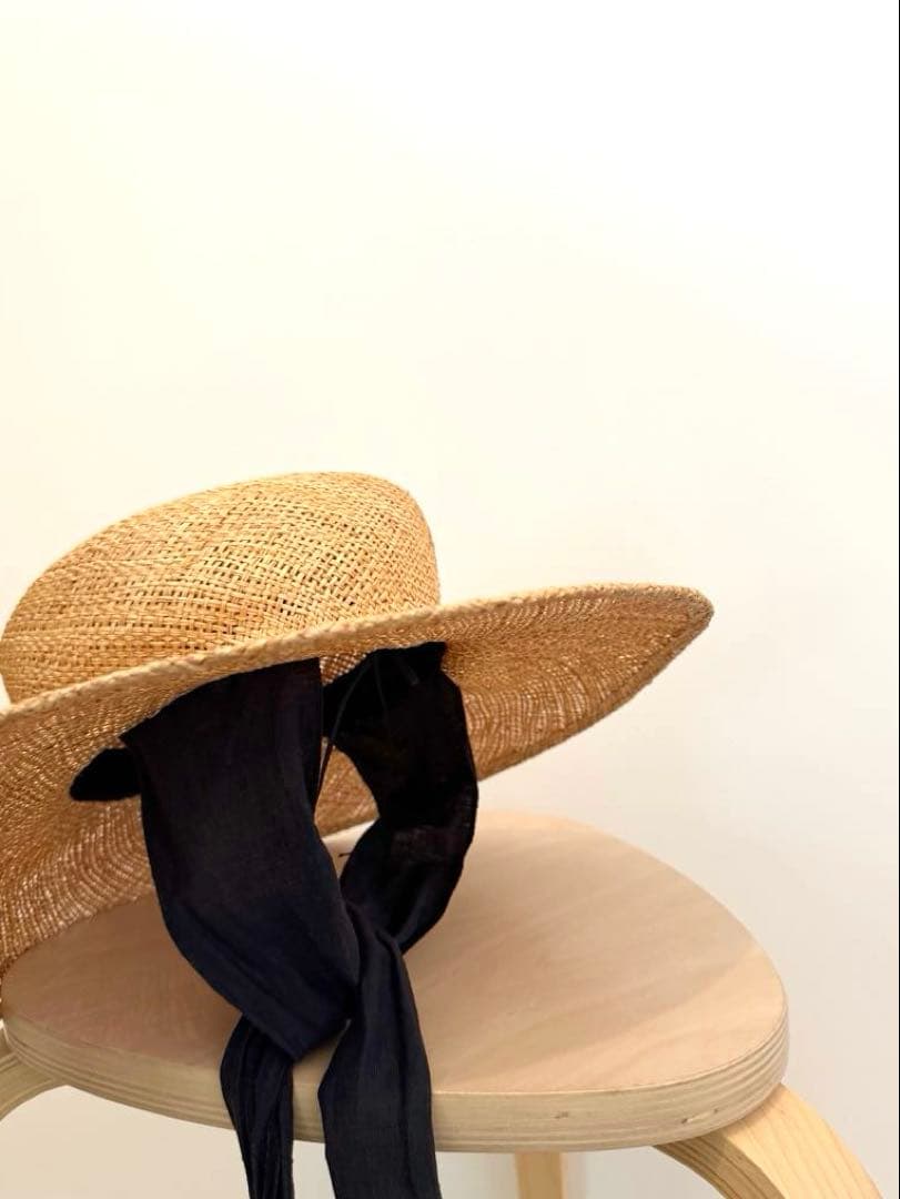 【美品】La Maison de Lyllis ベージュ 麦わら帽子 黒リボン