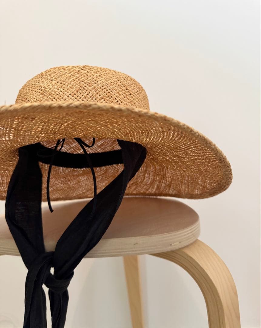 【美品】La Maison de Lyllis ベージュ 麦わら帽子 黒リボン