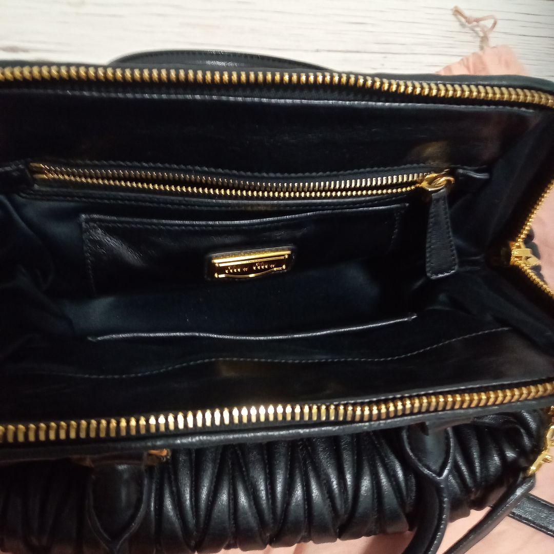 miu miu 黒 レザー バッグ