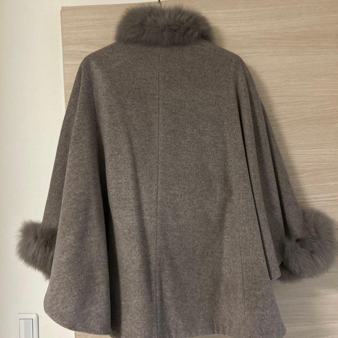 未使用品　LA MODE ラモード　ポンチョ　マント　リアルファー　大きいサイズ