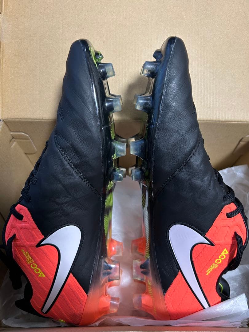 ナイキ サッカースパイク ティエンポ レジェンド6 FG 28cm