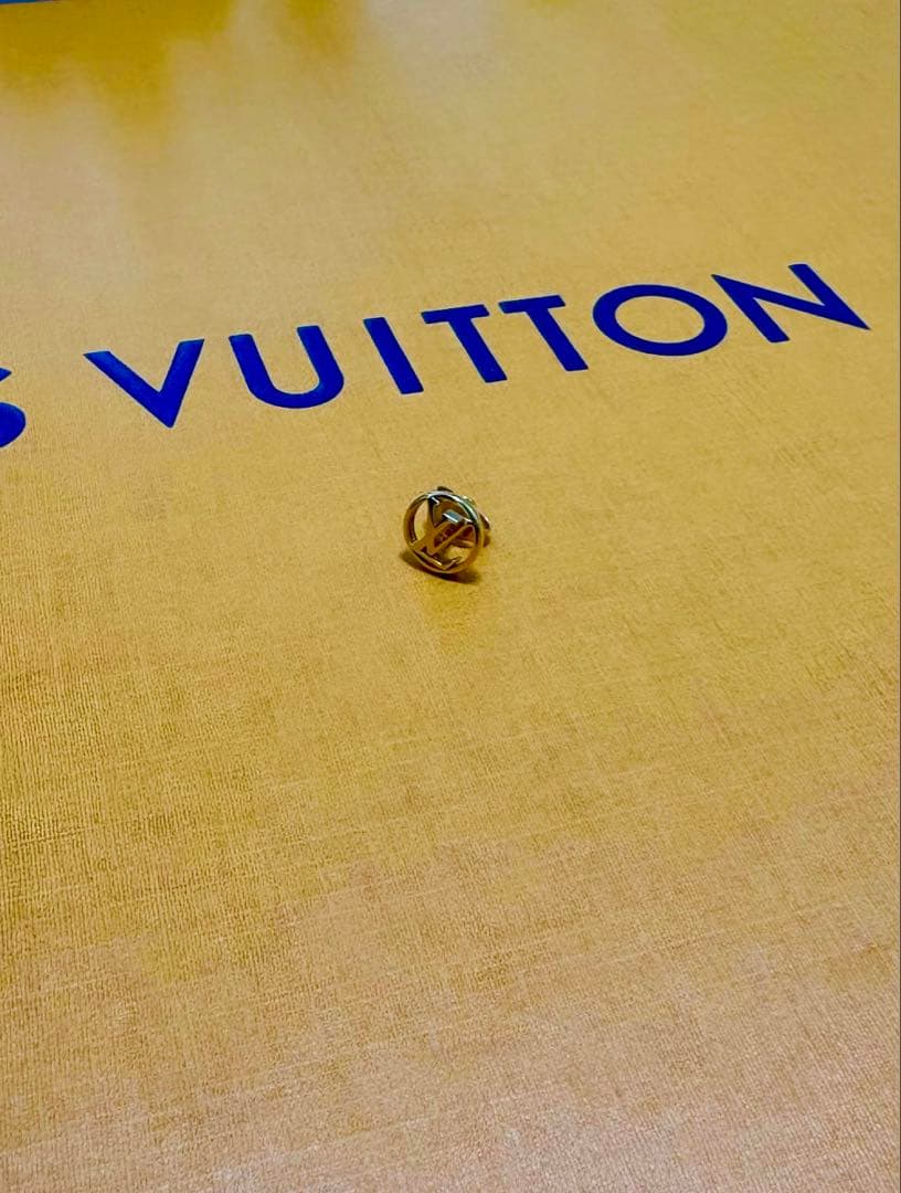 Louis Vuitton ルイヴィトン　ゴールド ロゴ　確実正規品　美品