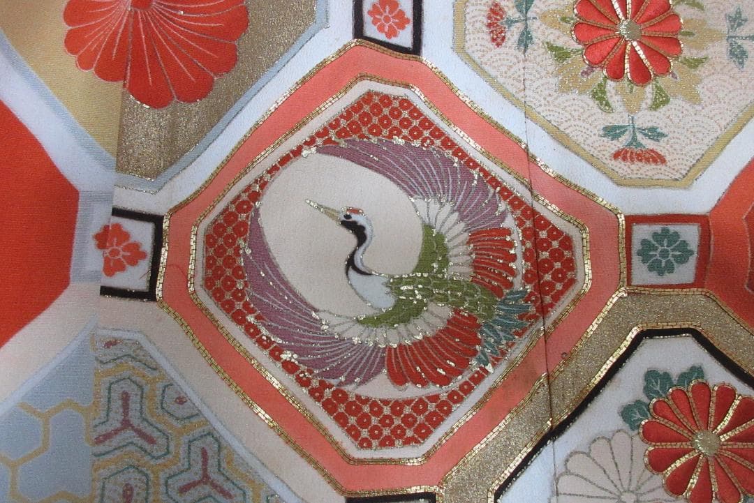 留袖リメイク　金糸刺繍　和風模様長袖ロングワンピース　シルク　ウエストリボン紐付
