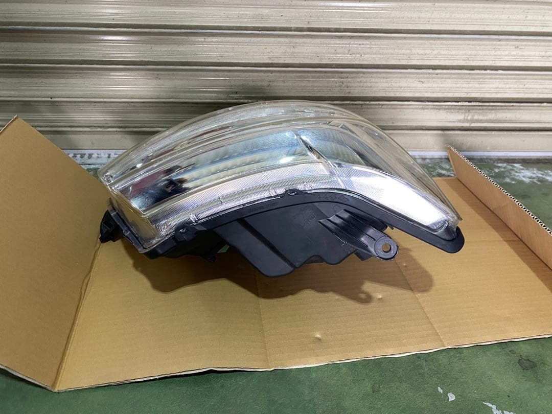 LA600S タントカスタム 純正LEDヘッドライト 運転席側