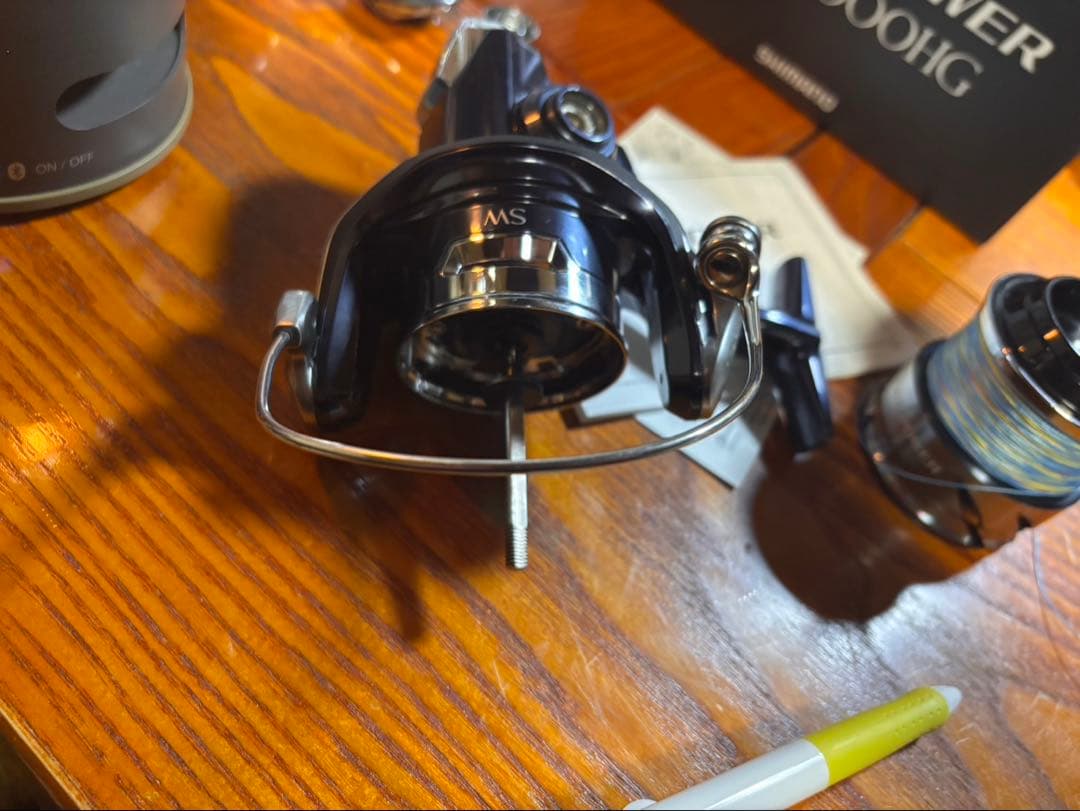 21TWIN POWER SW8000HG LIVREハンドルノブ付き