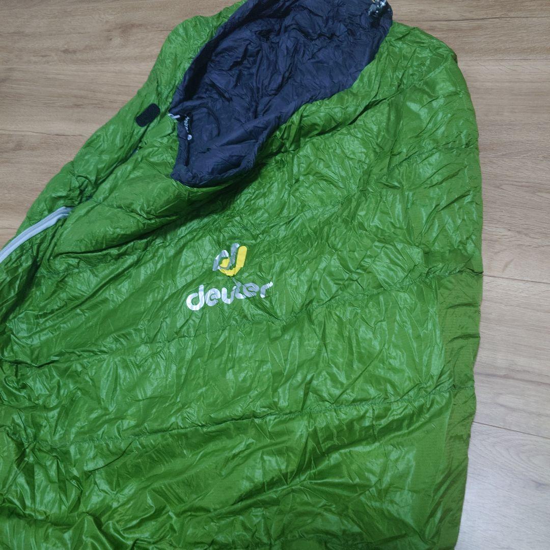 deuter ASTRO +4° 寝袋・シュラフ