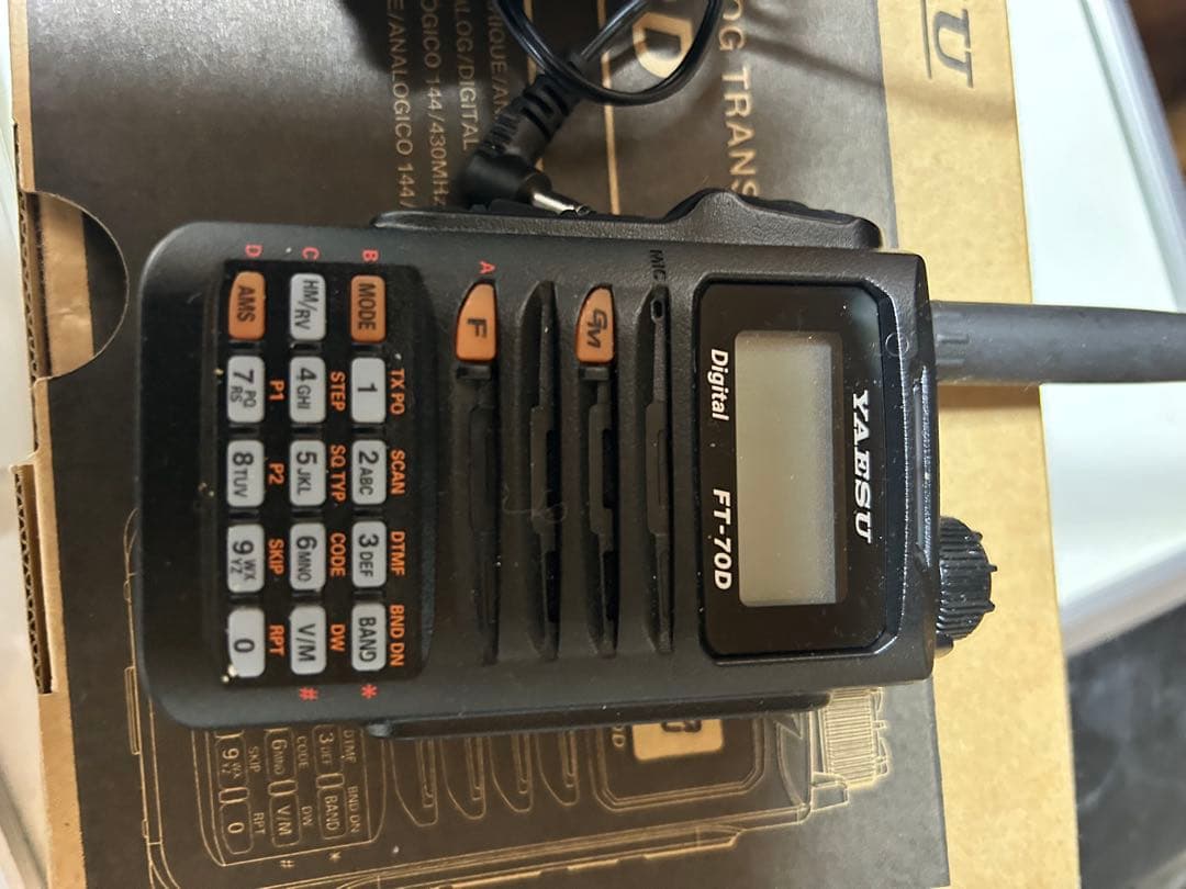FT-70D 144/430MHz中古、美品。