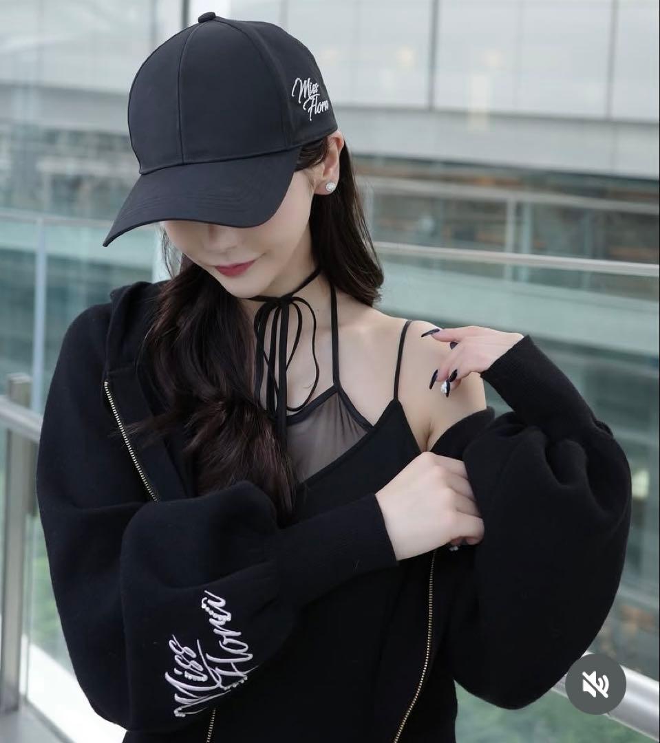 Riu【新品】Flora logo knit hoodie ブラック Rちゃん