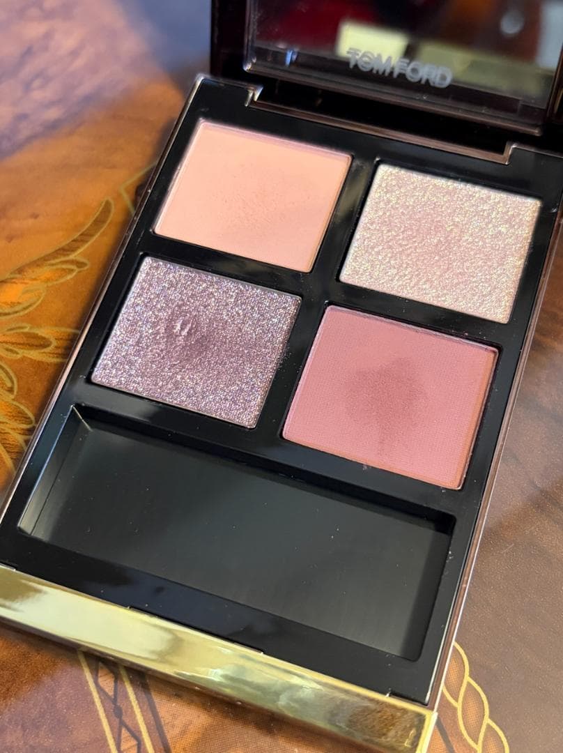 TOM FORD トムフォード アイカラークォード 01S メタリックモーブ