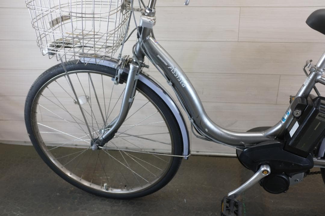 電動自転車ブリヂストン製　アシスタ　26インチ　3段　8.7Ah充電器あり