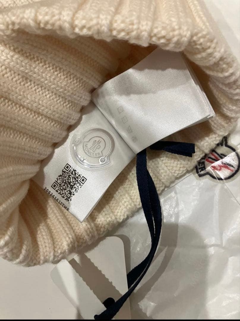 新品未使用タグ付き♡MONCLER アイボリー ニット帽 モンクレール♡