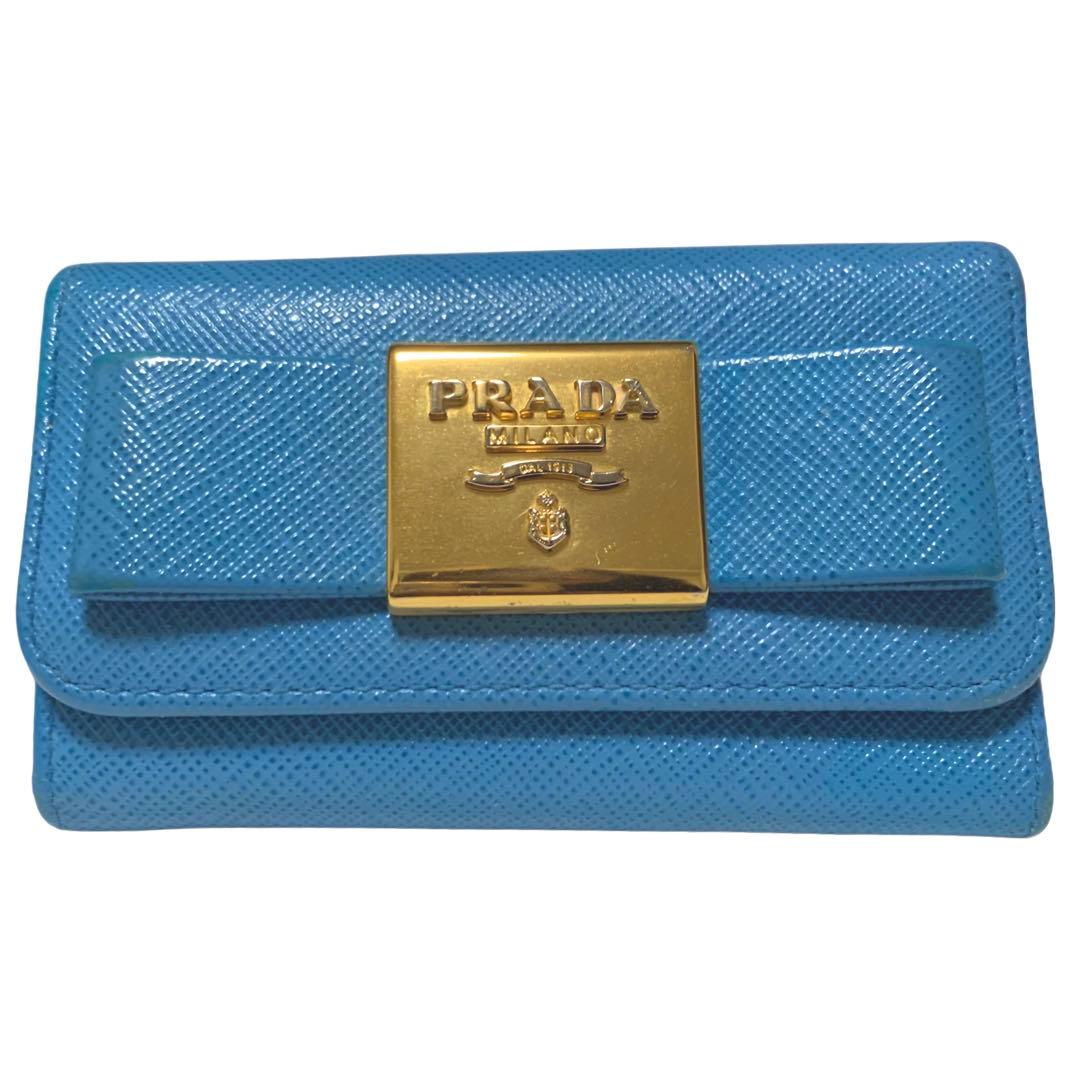 美品！プラダ　キーケース　ゴールド金具ブルー系　リボン型