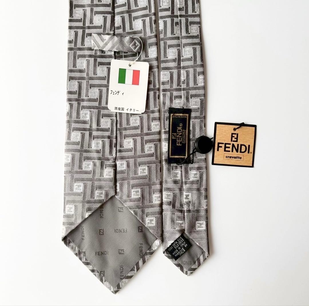 【タグ付未使用】FENDI シルクネクタイ ズッカ柄 幾何学模様 刺繍 シルバー